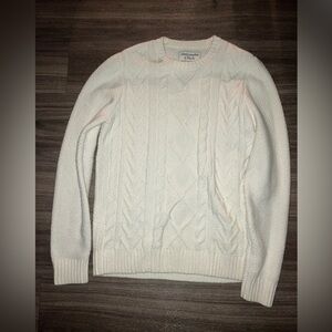 NWOT Abercrombie & Fitch Cable Knit Sweater Size Medium